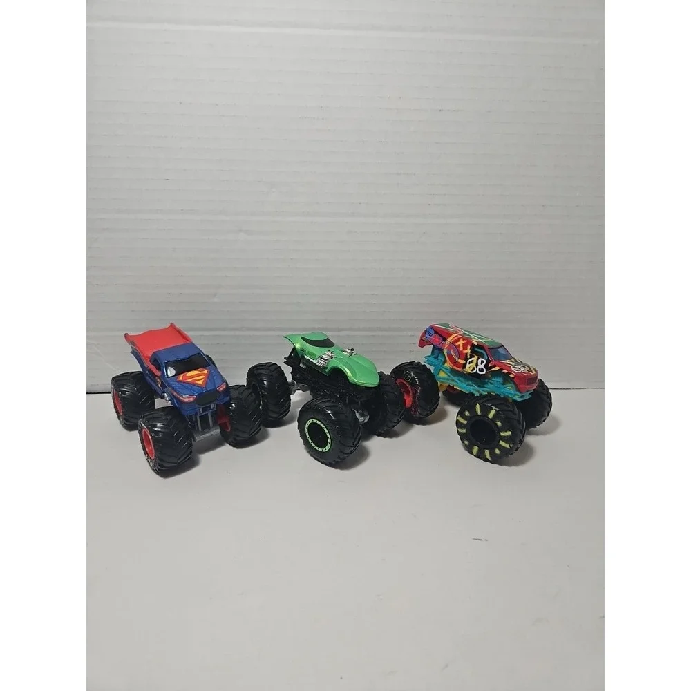 Hot Wheels Monster Jam Truck HW Demo Derby 1:64 Diecast Truck Superman Twin Mill